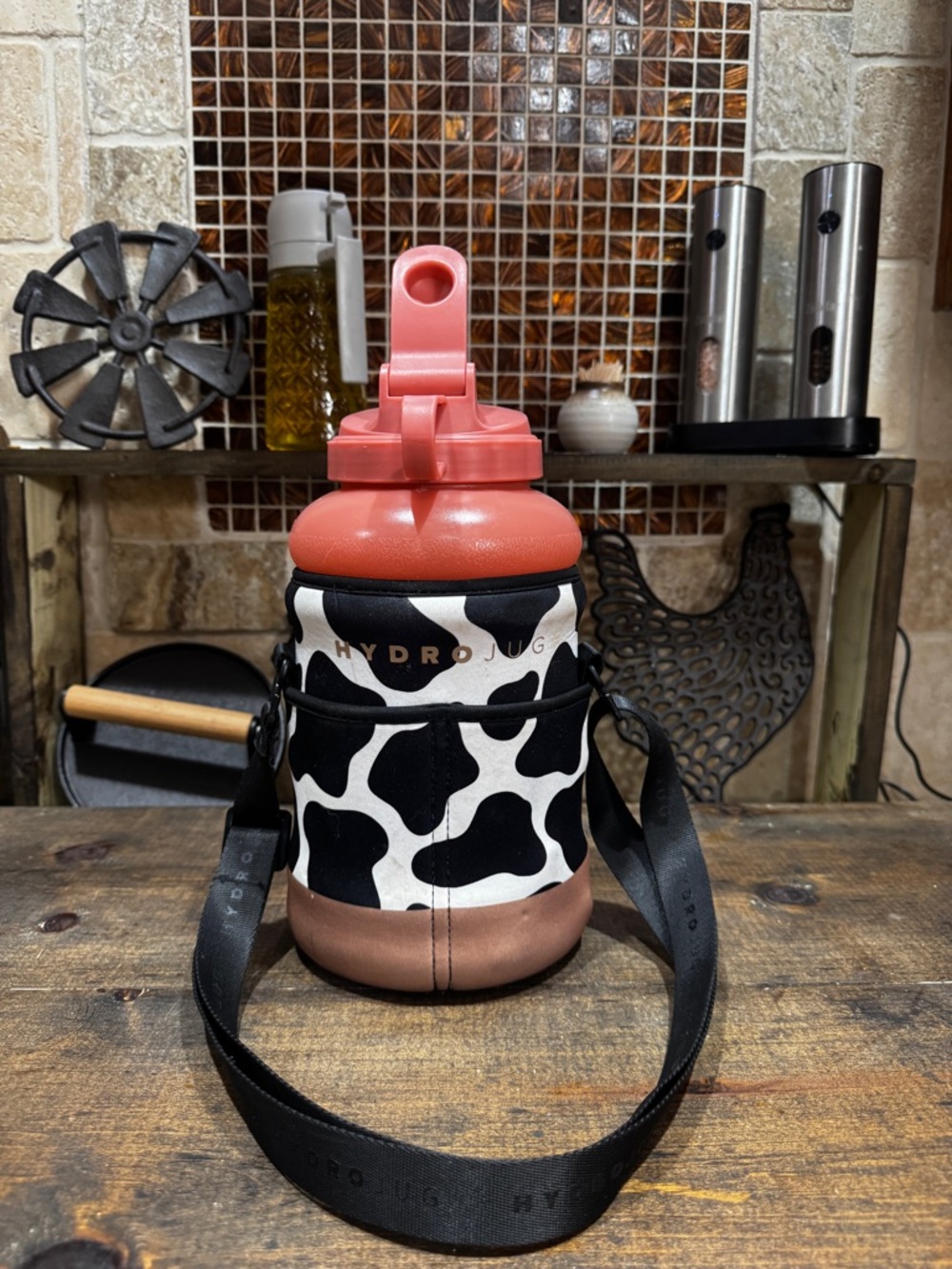 HYDRO JUG Coral Jug & Cow Print Carrying Case